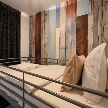Discover Comfort: Charming & Spacious Apartment In The Old Town Bukarest Kültér fotó